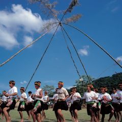 收穫祭中之魯凱族勇士舞。