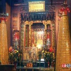 南瑤宮正殿主祀媽祖，早年與北港朝天宮、鹿港天后宮、新港奉天宮並稱為臺灣4大香火最盛的媽祖廟。